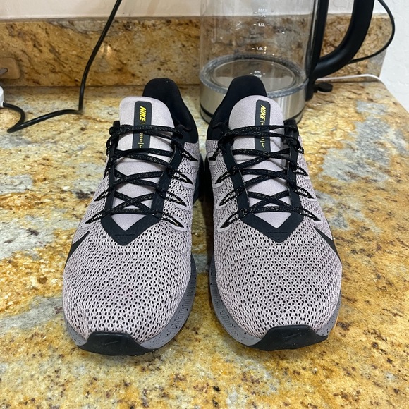Nike quest size 10 - Picture 2 of 8